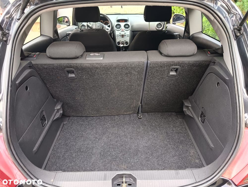 Opel Corsa 1.4 16V Essentia - 29