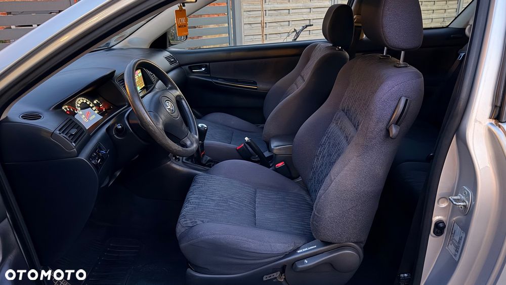 Toyota Corolla 1.6 VVT-i Edition - 18