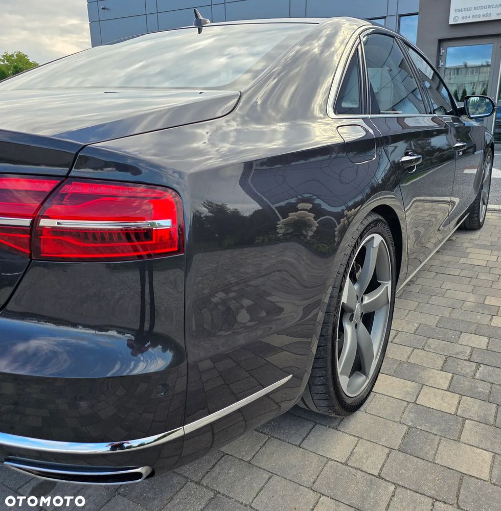 Audi A8 4.2 TDI DPF (clean diesel) quattro tiptronic - 18