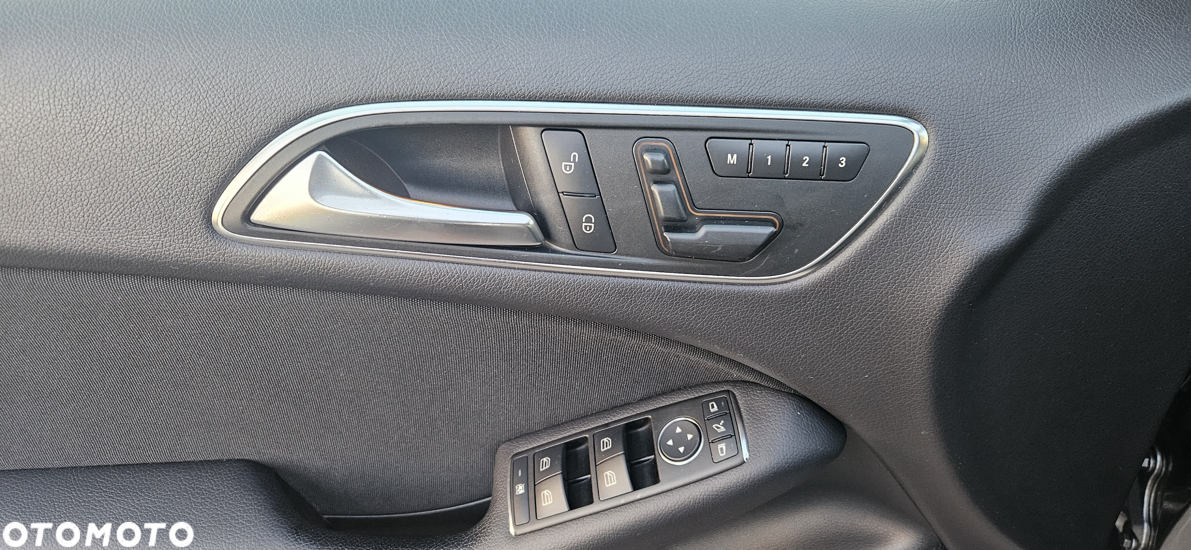 Mercedes-Benz Klasa B 180 BlueEFFICIENCY Edition - 37