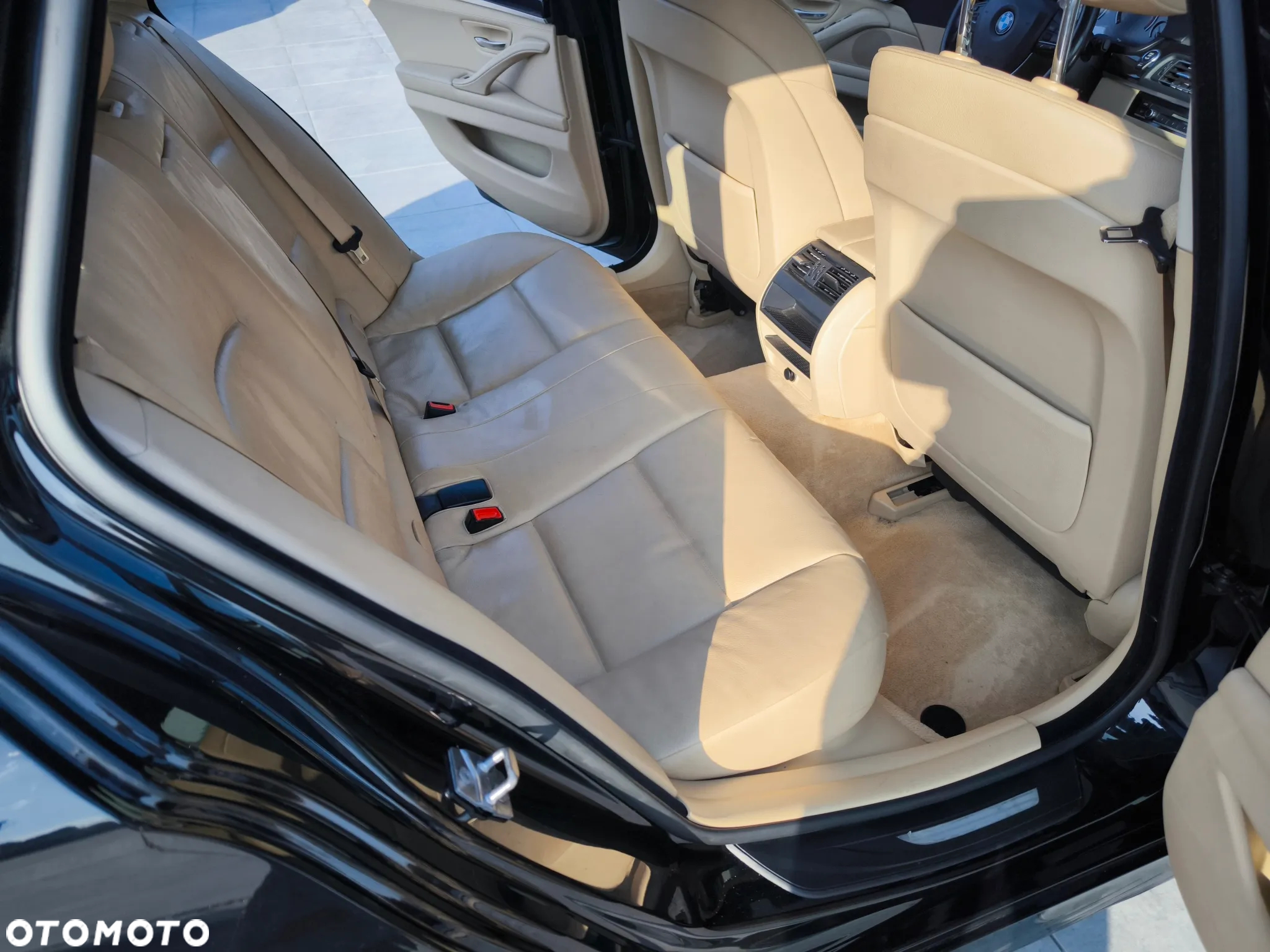 BMW Seria 5 525d - 12