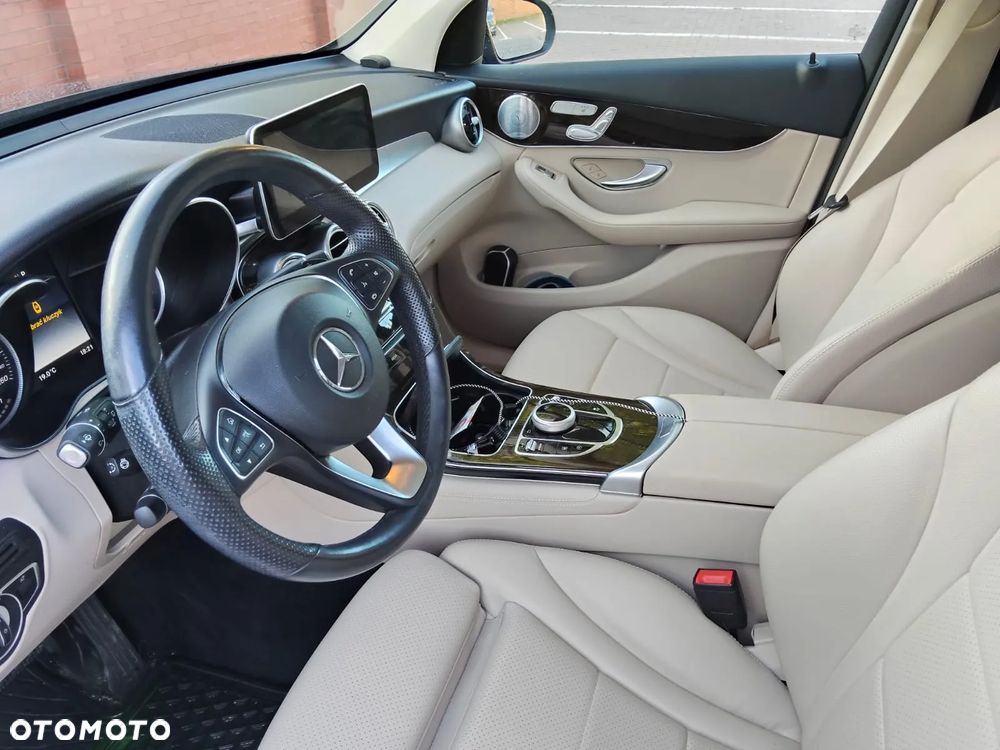 Mercedes-Benz GLC 300 4Matic 9G-TRONIC - 1