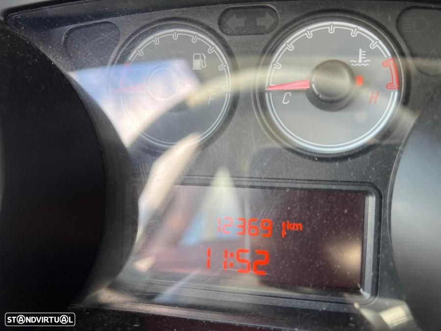 Fiat Punto 1.3 M-Jet Easy S&S - 11