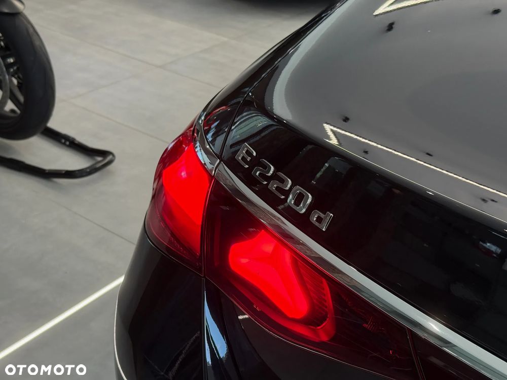 Mercedes-Benz Klasa E 220 d 4-Matic AMG - 11