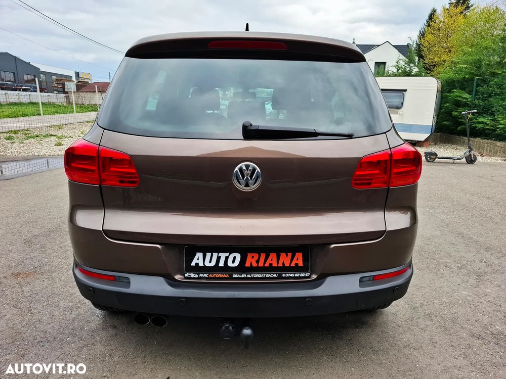 Volkswagen Tiguan 2.0 TDI SCR BlueMotion Technology Lounge Sport & Style - 12