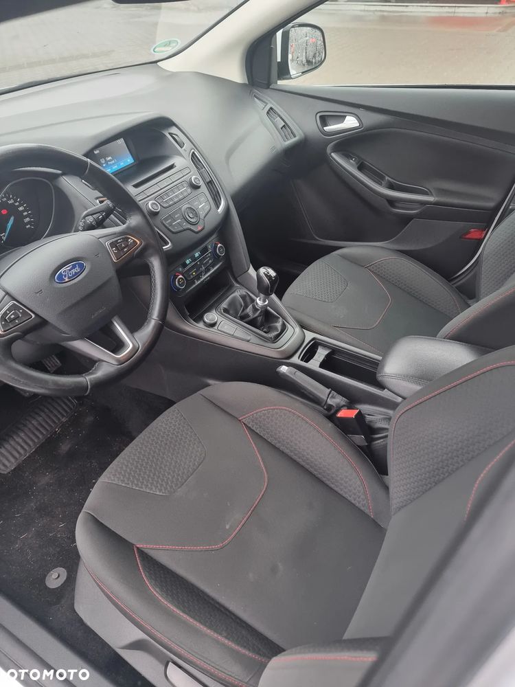 Ford Focus 1.5 EcoBoost Red Edition ASS - 6