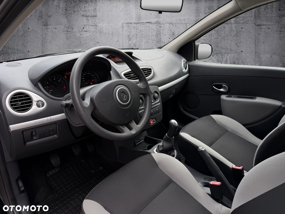 Renault Clio 1.2 16V 75 Expression - 7
