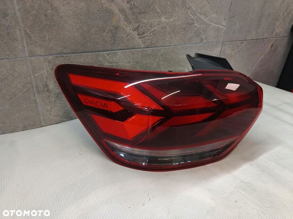 dacia sandero stepway iii 21r- lampa lewy tył 265558235r - 2