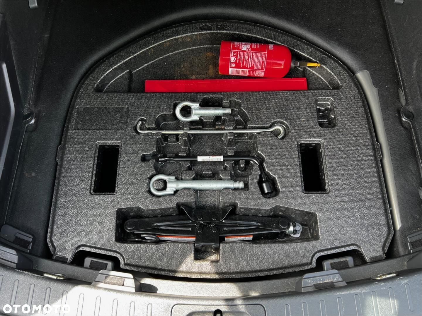 Toyota Corolla 2.0 Hybrid Comfort - 15