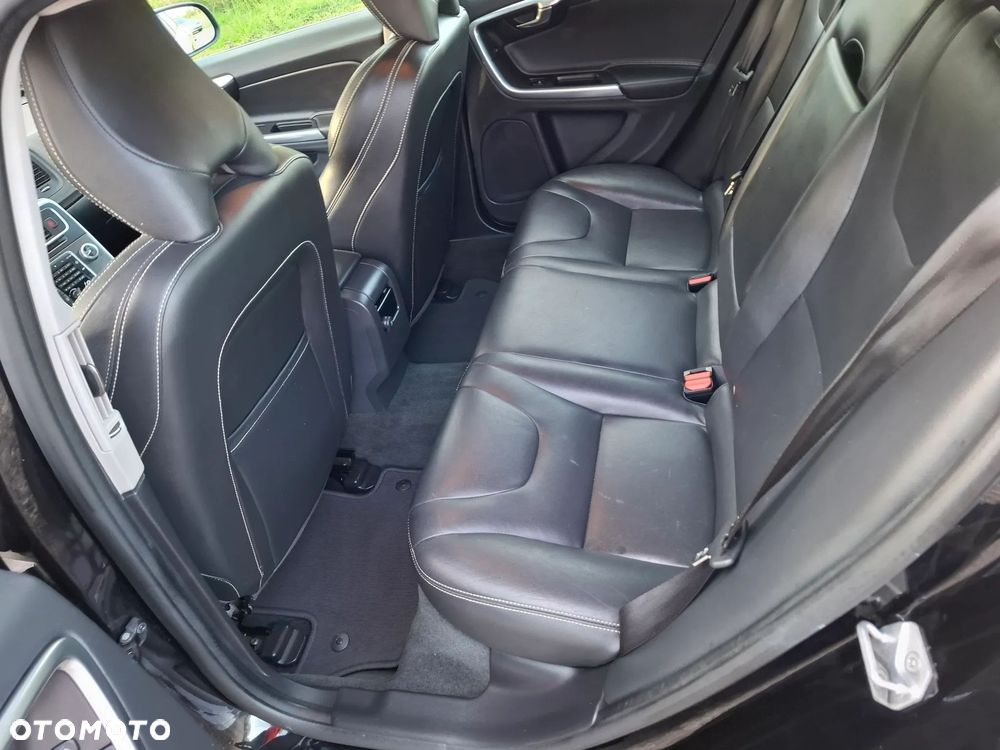 Volvo V60 D6 AWD Plug-in Hybrid Summum - 18