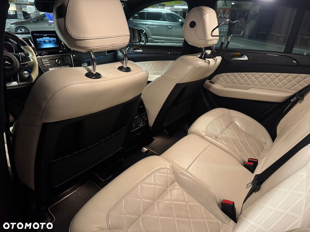 Mercedes-Benz GLE AMG Coupe 43 4-Matic - 12