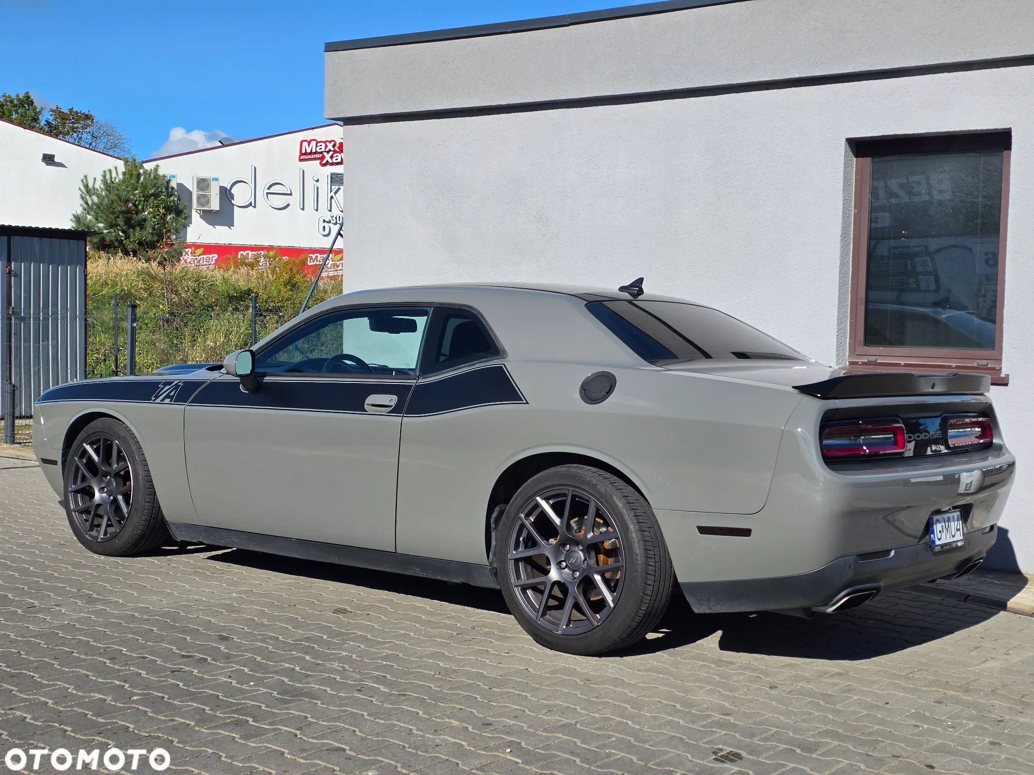 Dodge Challenger - 5