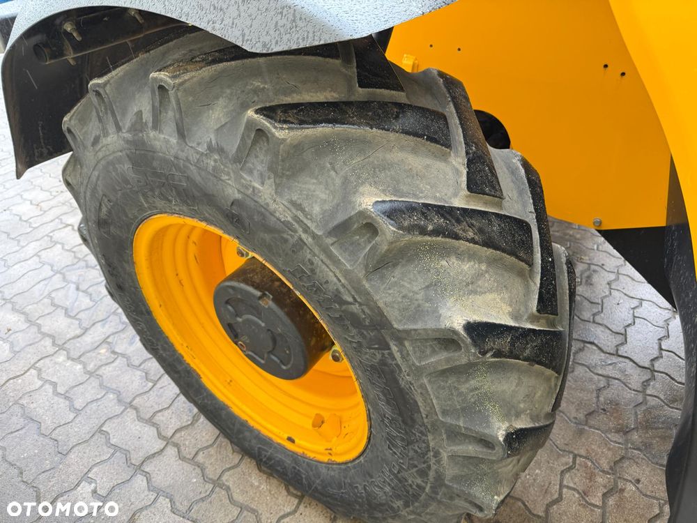 JCB 535V125 - 12