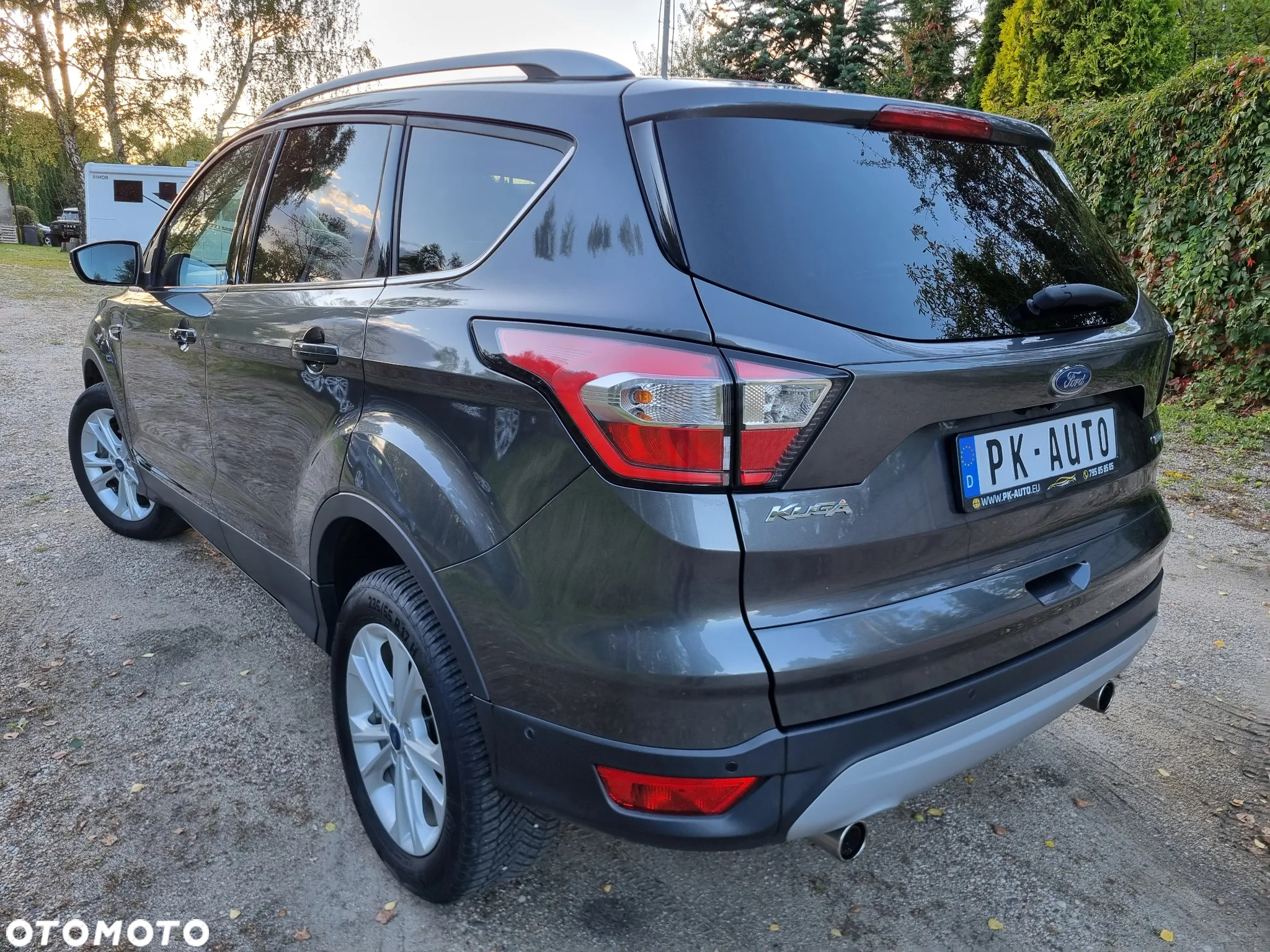 Ford Kuga 1.5 EcoBoost 2x4 Titanium - 35