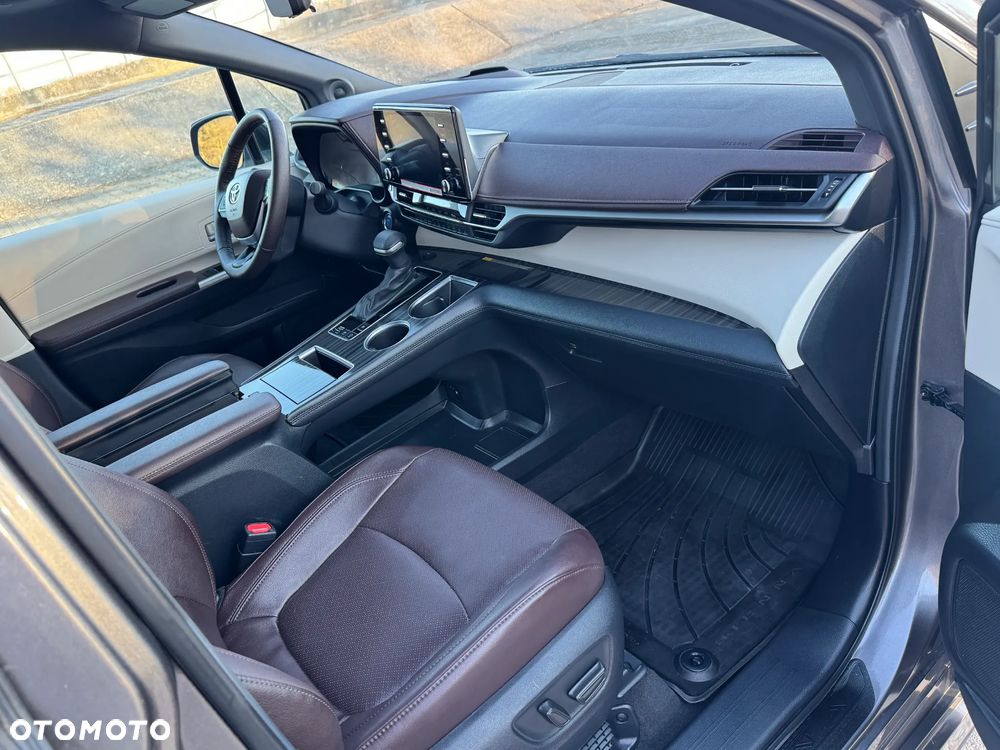 Toyota Sienna - 24