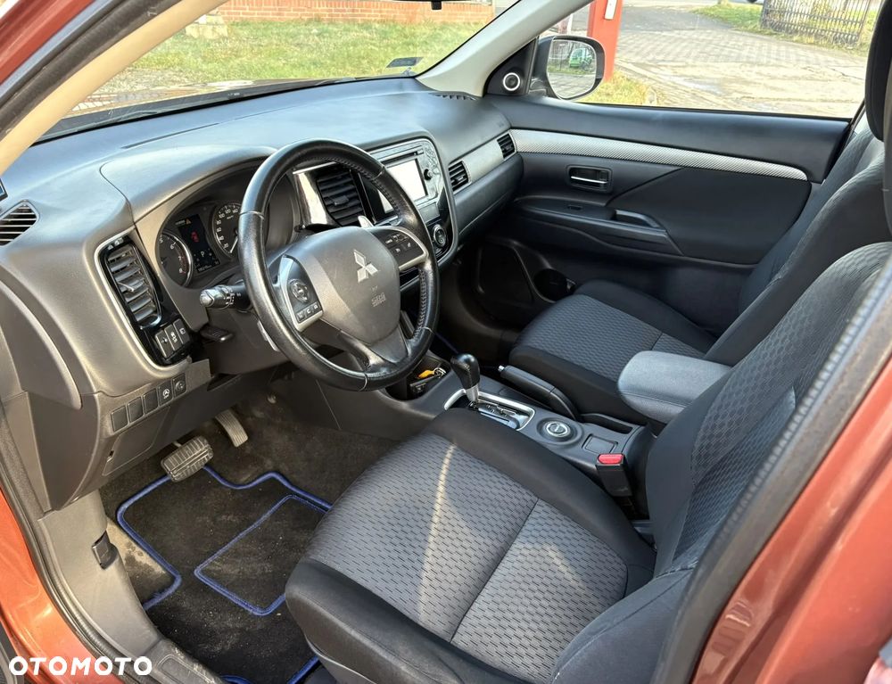 Mitsubishi Outlander 2.0 Intense + CVT - 9