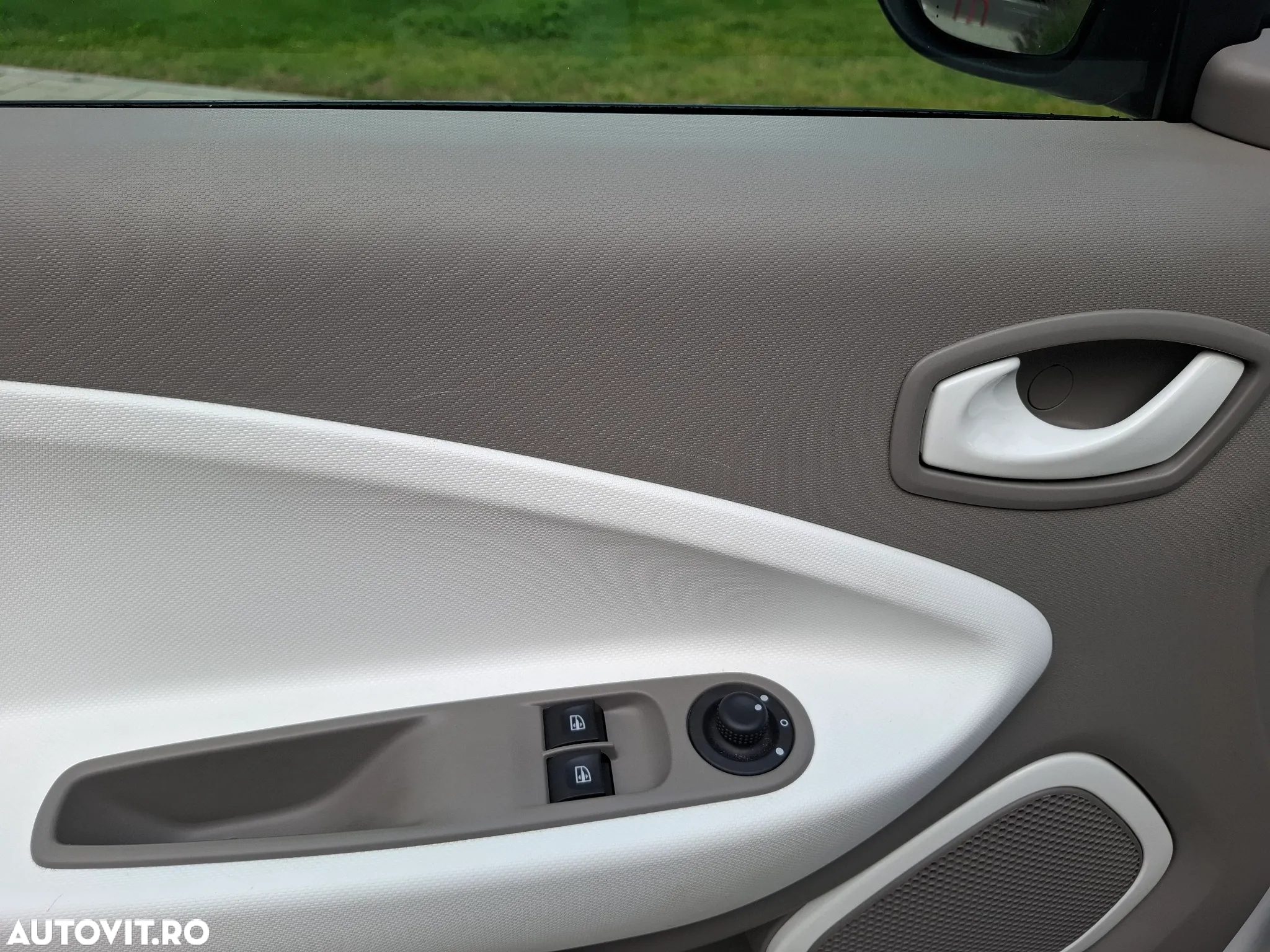 Renault ZOE - 16