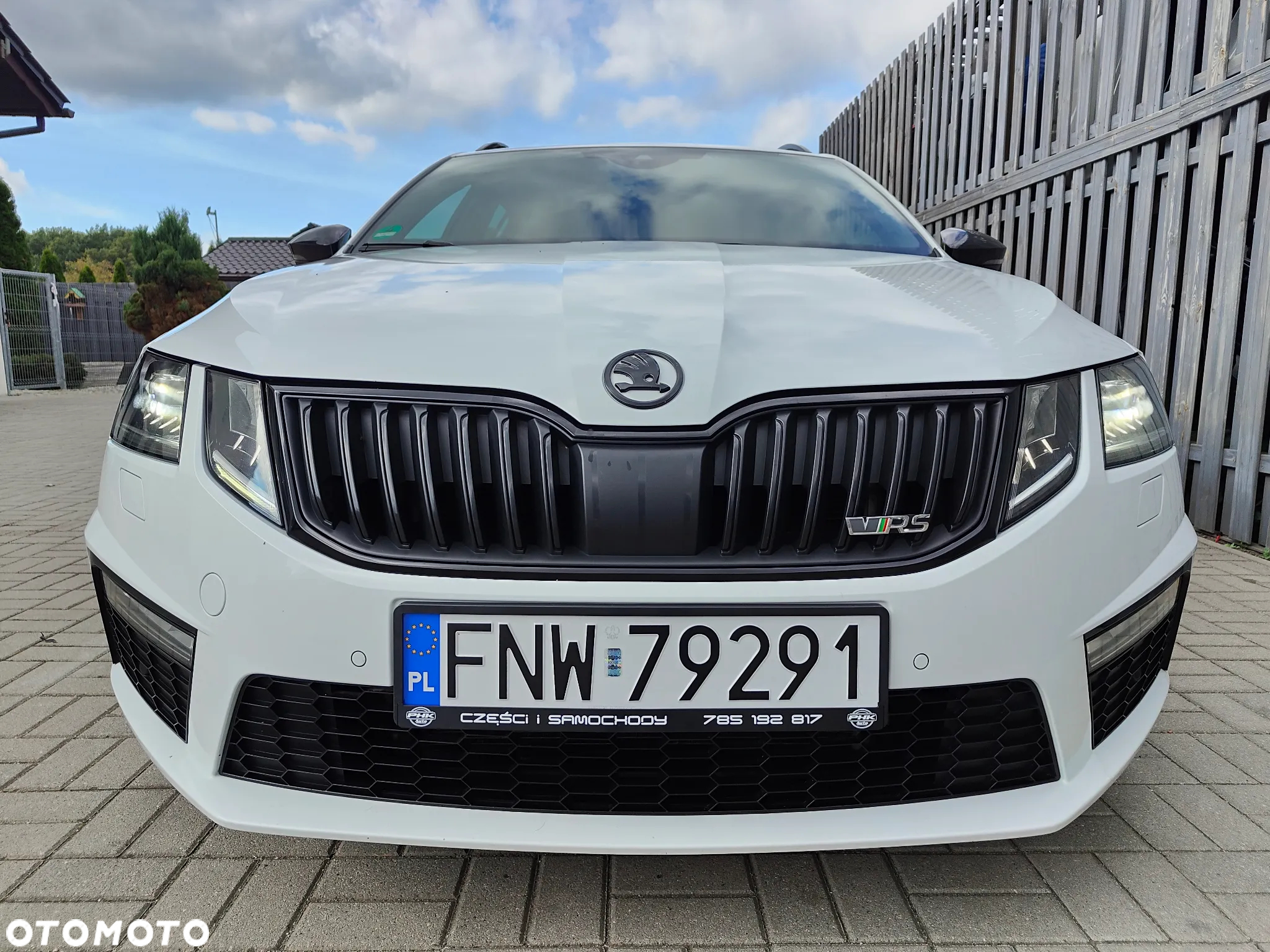 Skoda Octavia Combi 2.0 TDI RS - 11