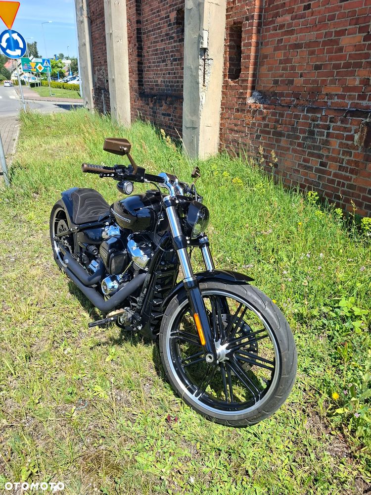 Harley-Davidson FXSB Breakout - 19