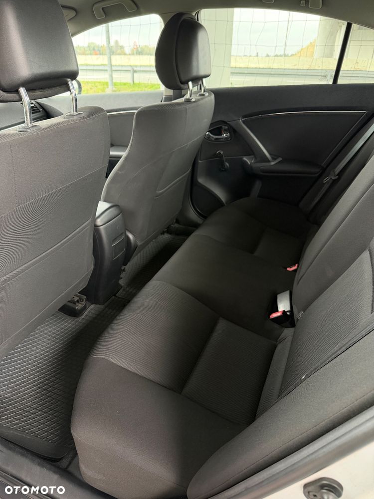 Toyota Avensis - 7