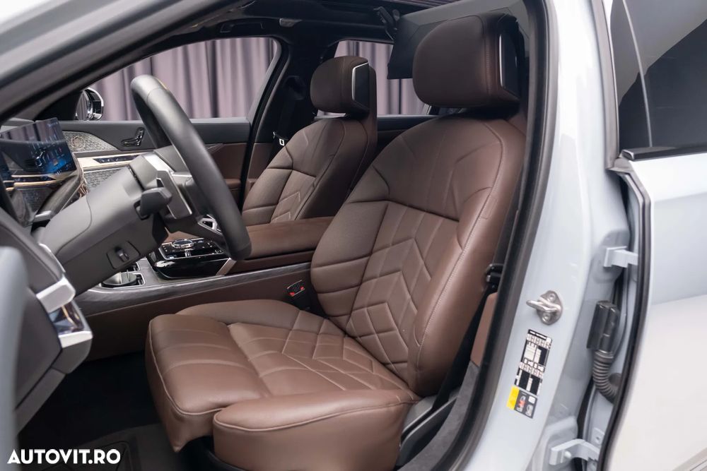 BMW Seria 7 - 28