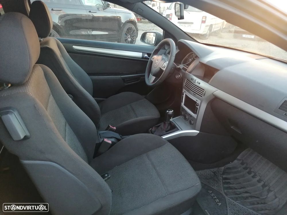 Opel Astra GTC Sport Van - 8