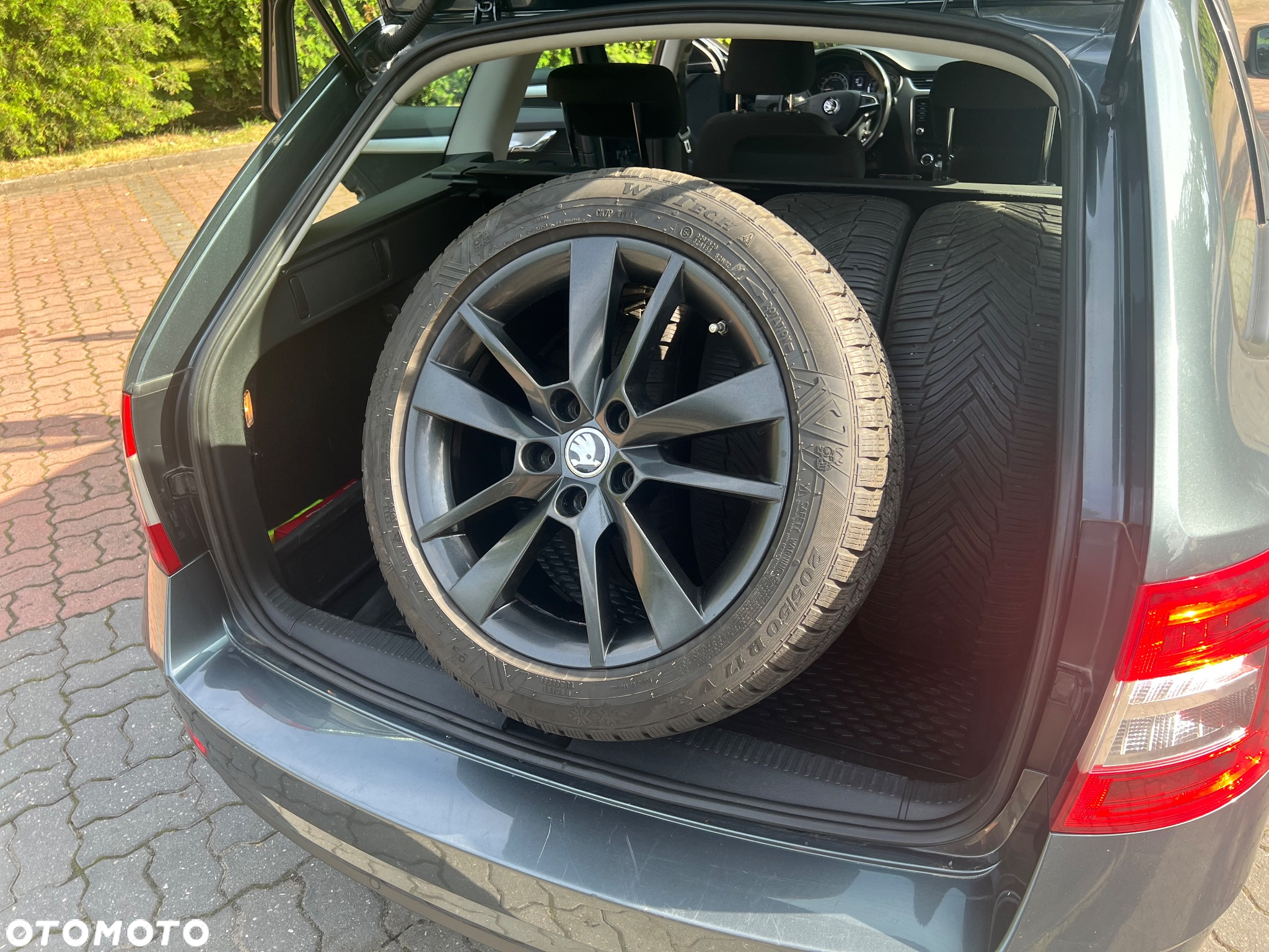 Skoda Octavia 2.0 TDI Ambition DSG - 5