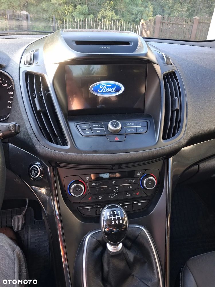 Ford Kuga - 12