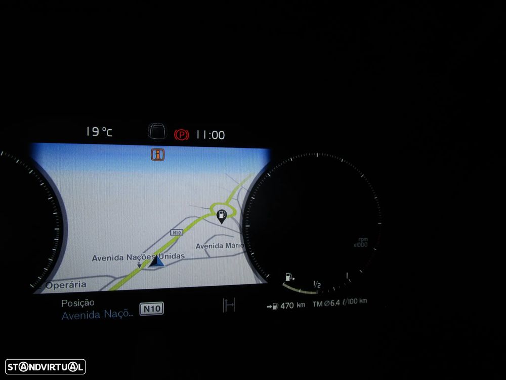 Volvo V60 2.0 D4 R-Design Geartronic - 36