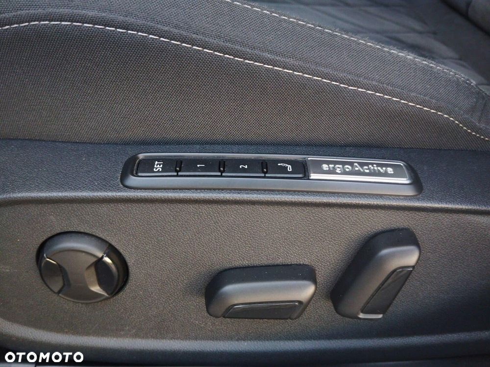Volkswagen Golf Variant 2.0 TDI Life DSG - 18