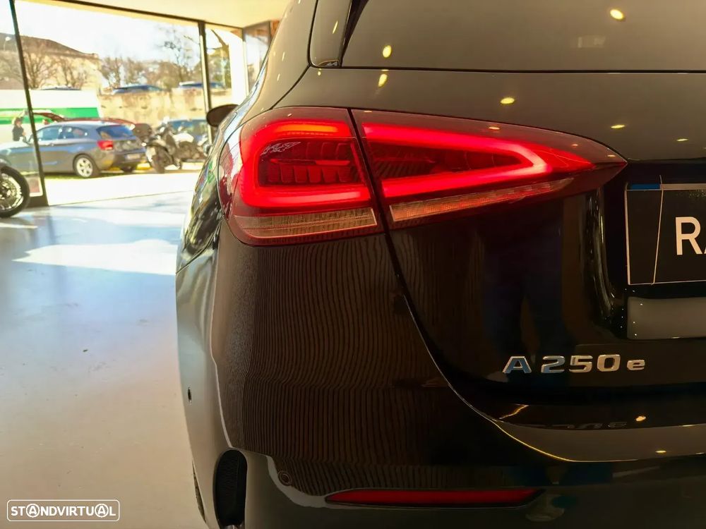 Mercedes-Benz A 250 e Style Plus - 22