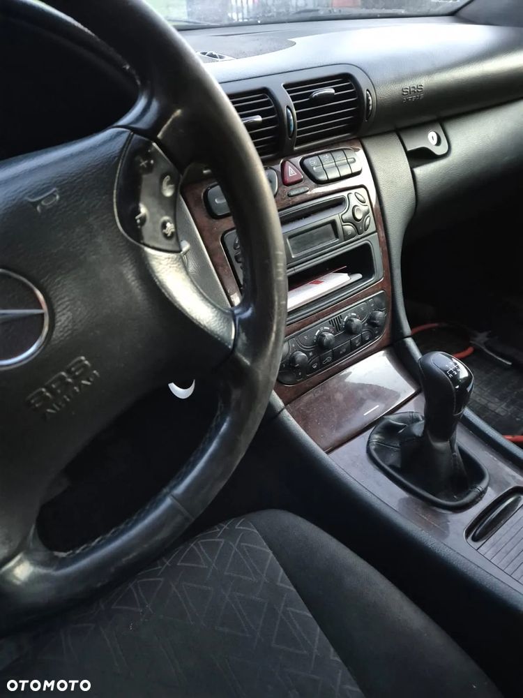 Mercedes-Benz Klasa C 220 T CDI Elegance - 3