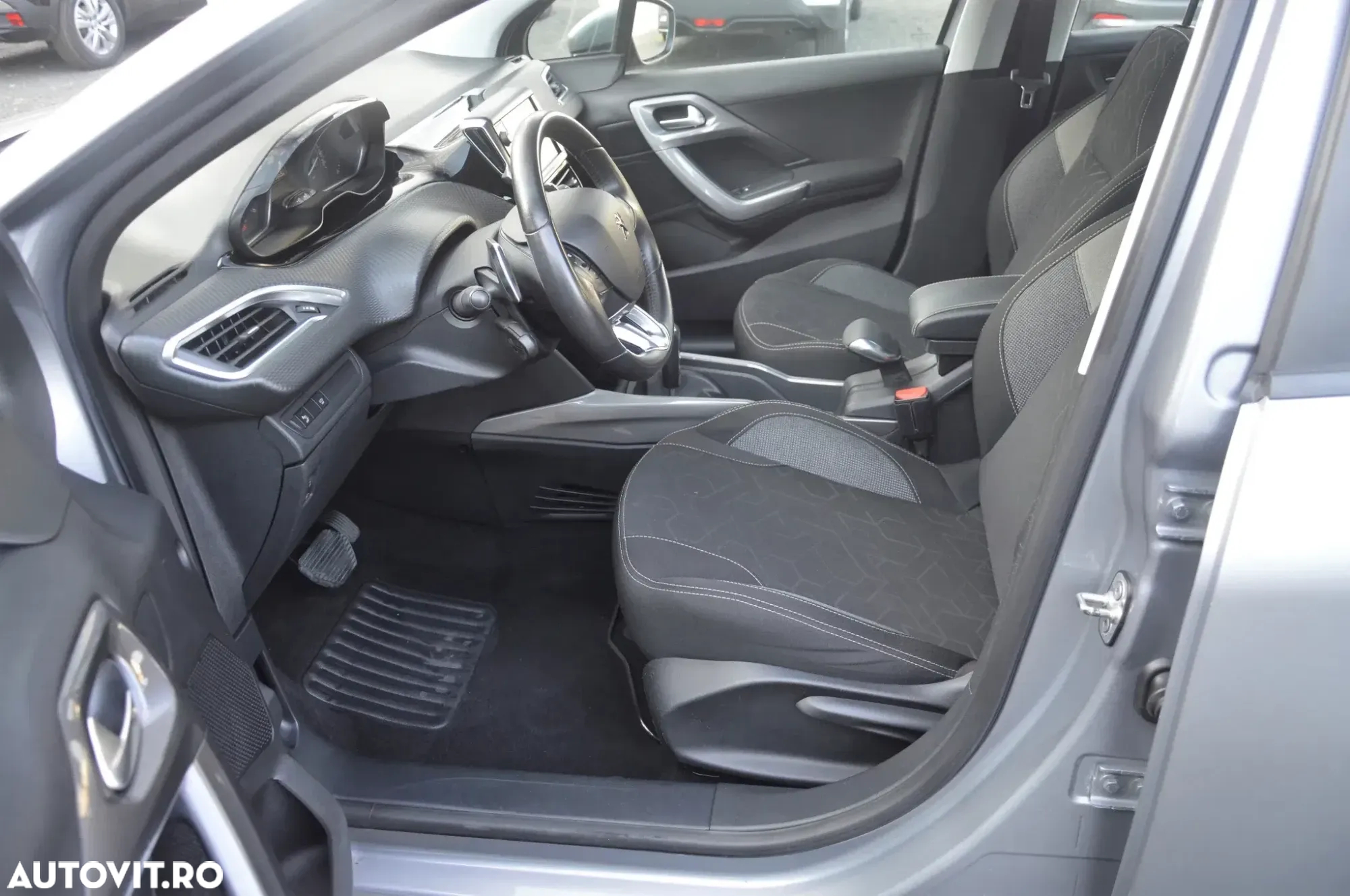 Peugeot 2008 - 25