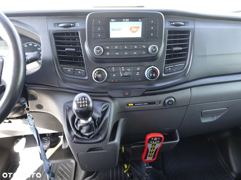 Ford Transit - Kontener z windą - 24