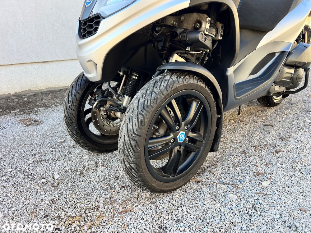 Piaggio MP-3 - 9