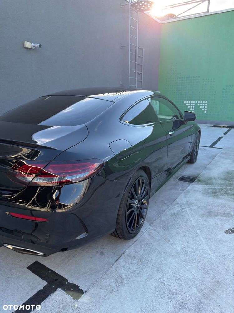 Mercedes-Benz Klasa C 300 9G-TRONIC - 8