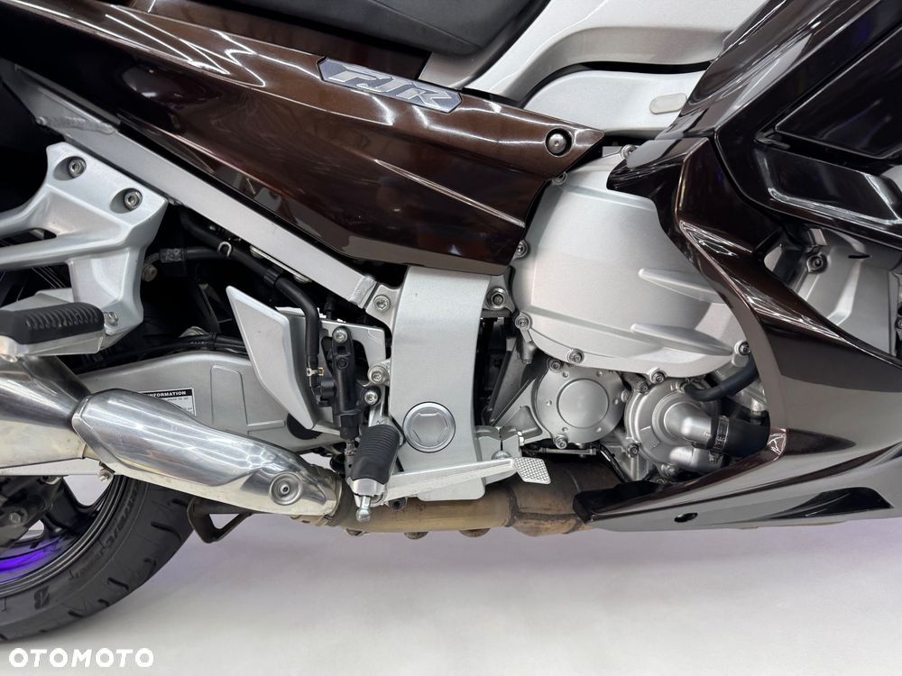 Yamaha FJR - 17