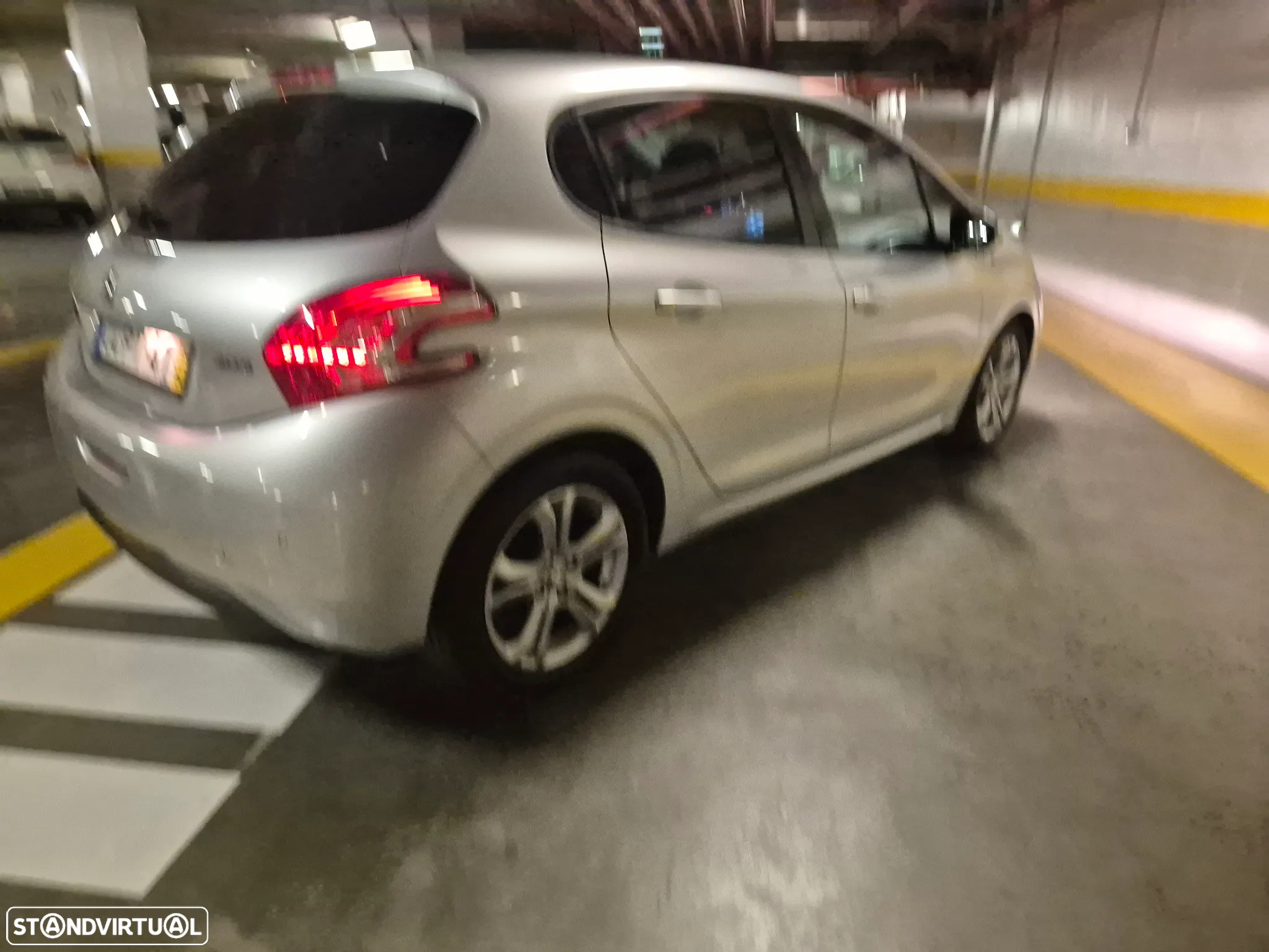 Peugeot 208 1.4 HDi SE Style - 10