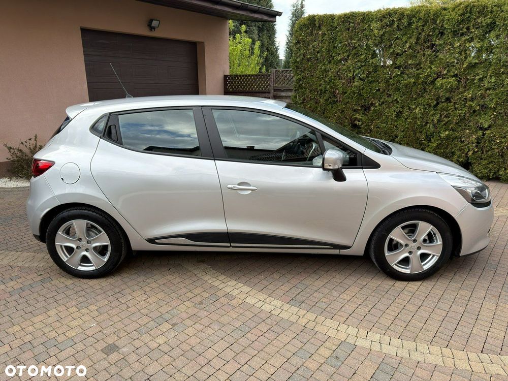Renault Clio 1.2 16V Life EU6 - 8