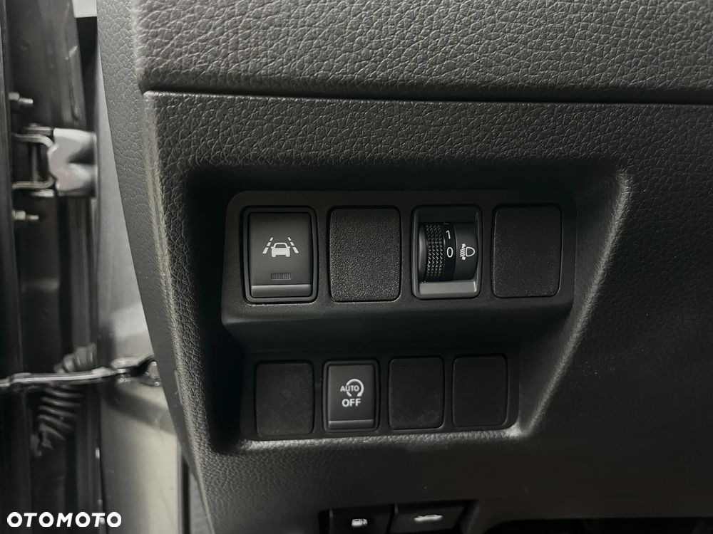 Nissan Qashqai 1.6 DIG-T N-Connecta - 32