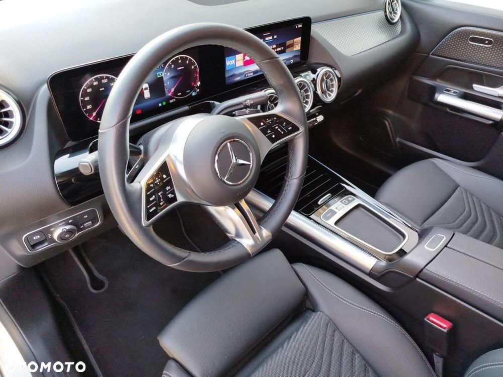 Mercedes-Benz GLA - 10