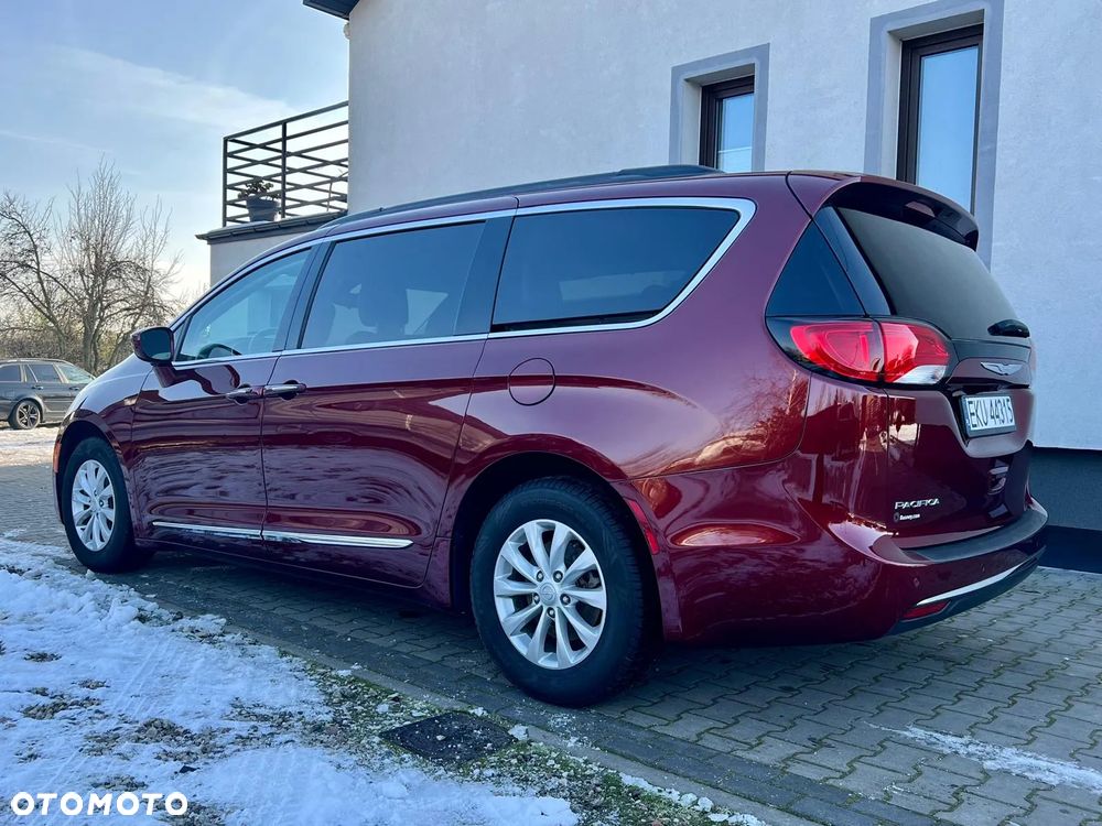 Chrysler Pacifica - 9