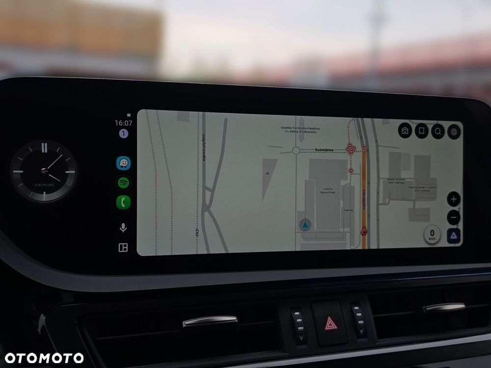 Lexus ES 300h Business Edition - 21