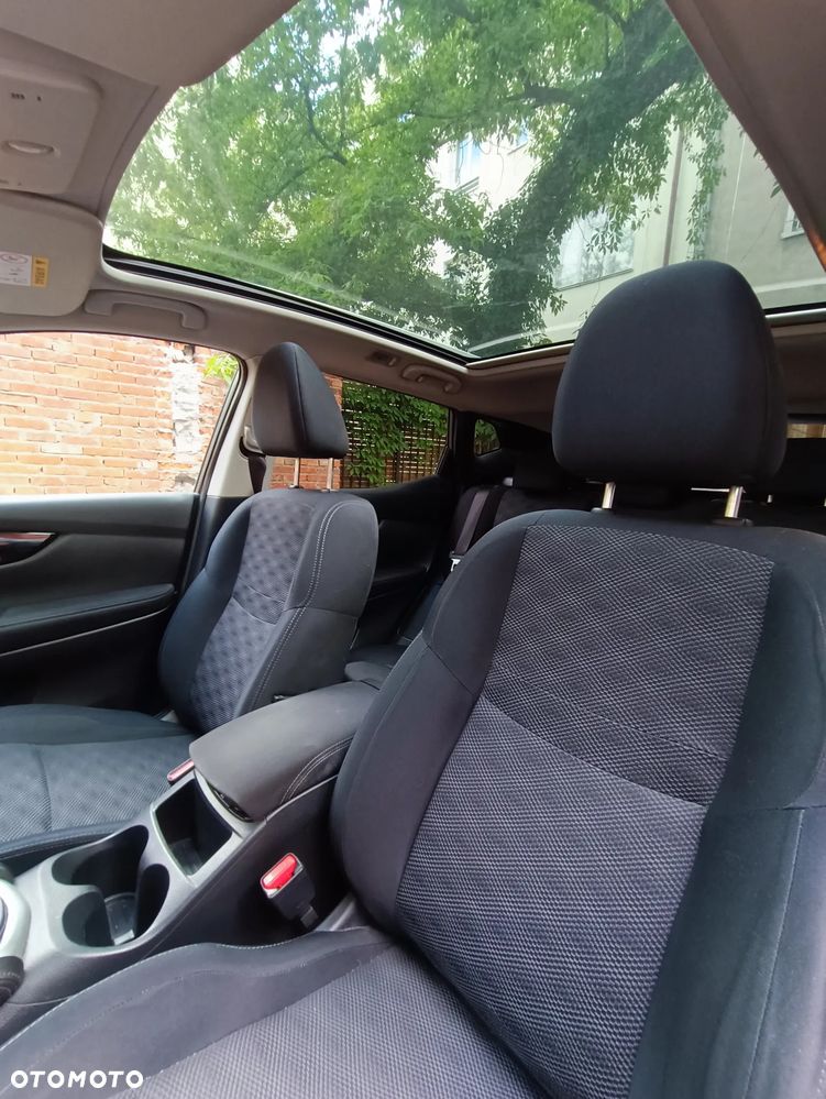 Nissan Qashqai 1.2 DIG-T N-Connecta EU6 - 10
