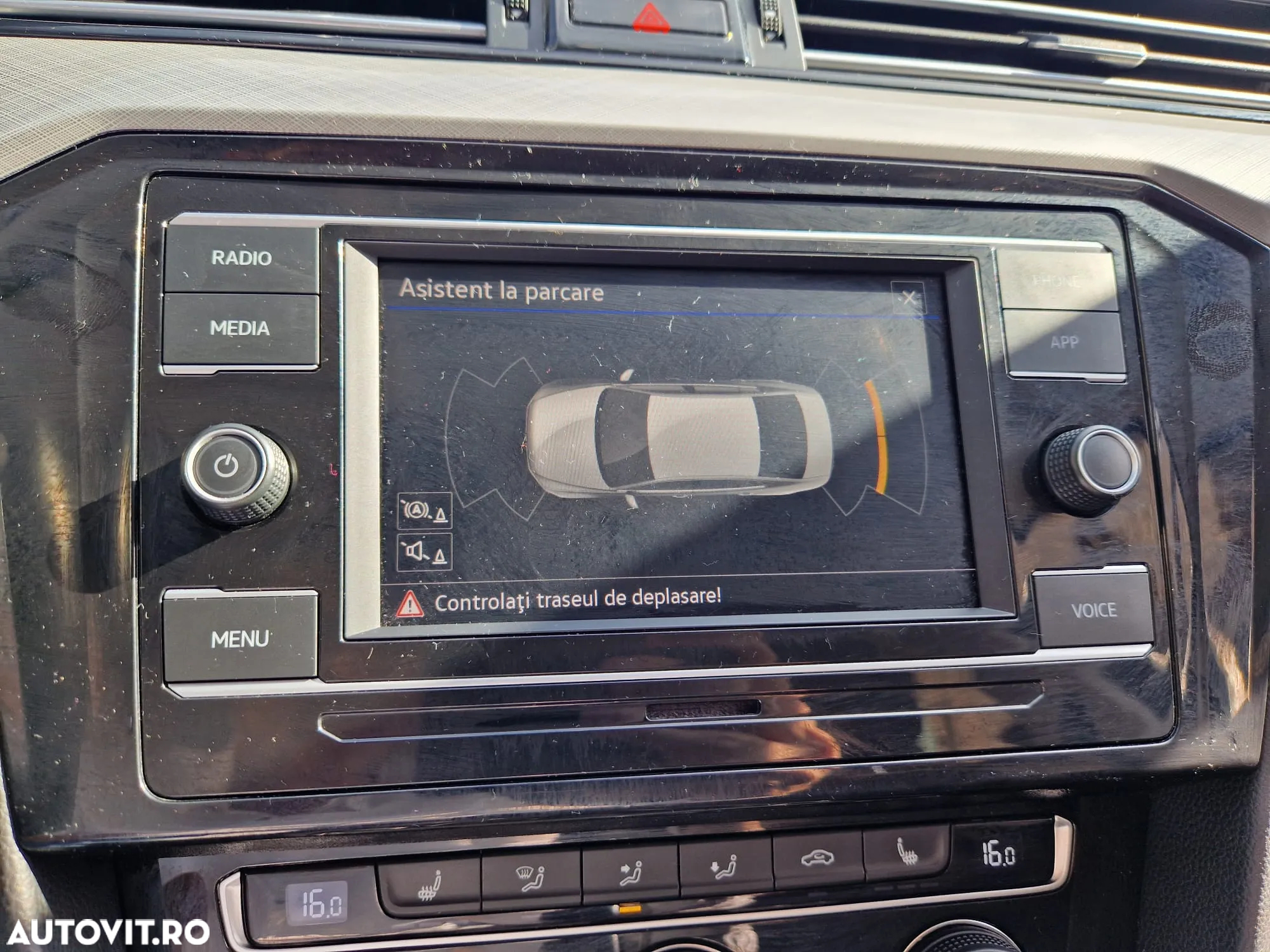 Volkswagen Passat 2.0 TDI DSG Comfortline - 16