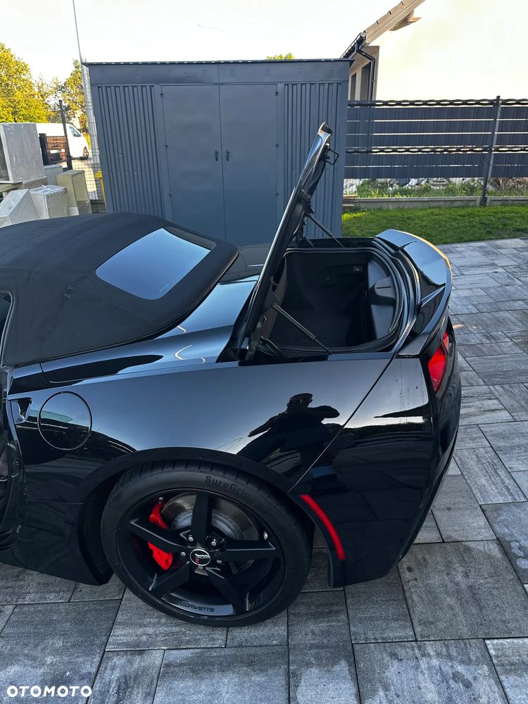 Chevrolet Corvette - 18