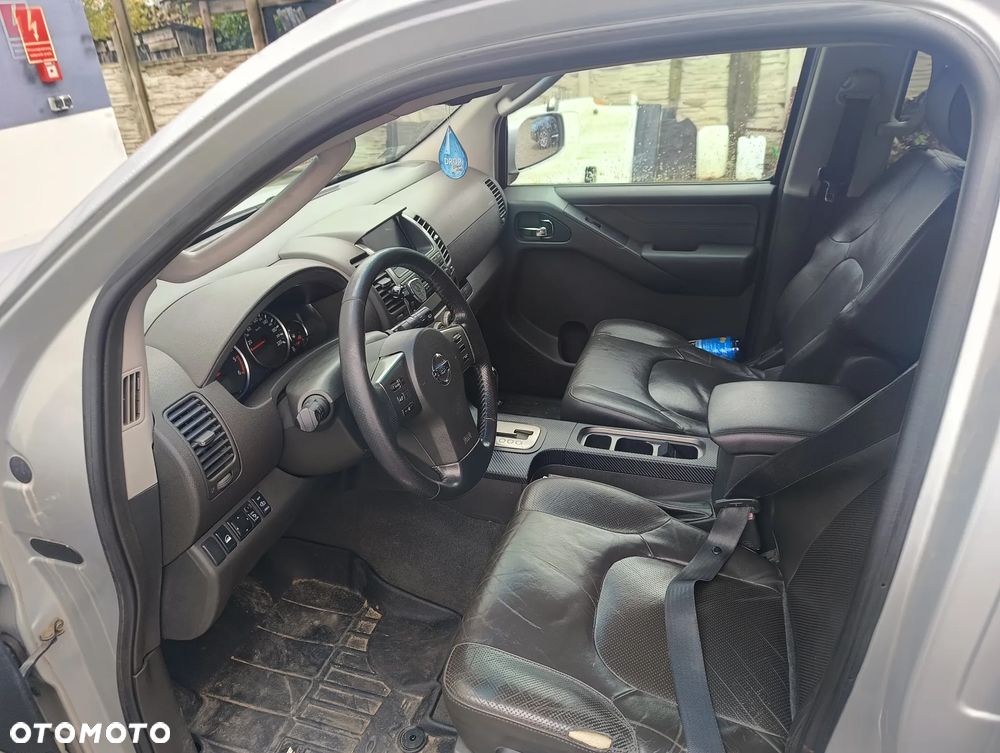 Nissan Pathfinder - 5