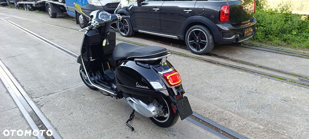 Piaggio Vespa - 2