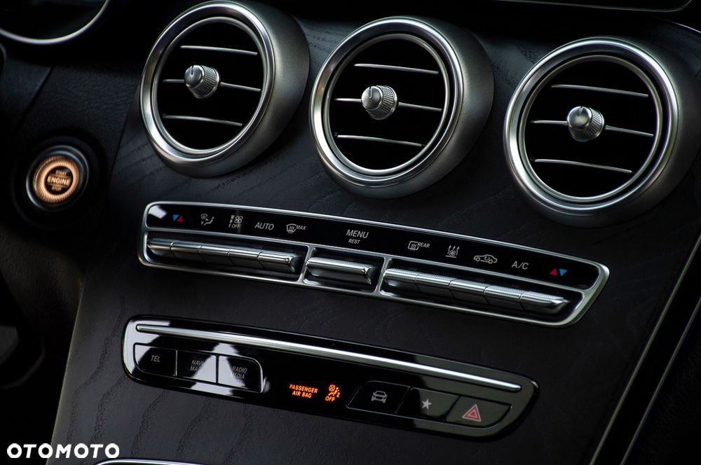 Mercedes-Benz GLC 300 de 4Matic 9G-TRONIC AMG Line Plus - 35