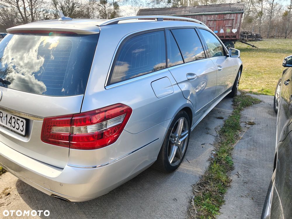 Mercedes-Benz Klasa E 300 CDI DPF BlueEFFICIENCY 7G-TRONIC Elegance - 8